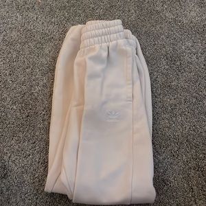 essential fleece joggers adidas